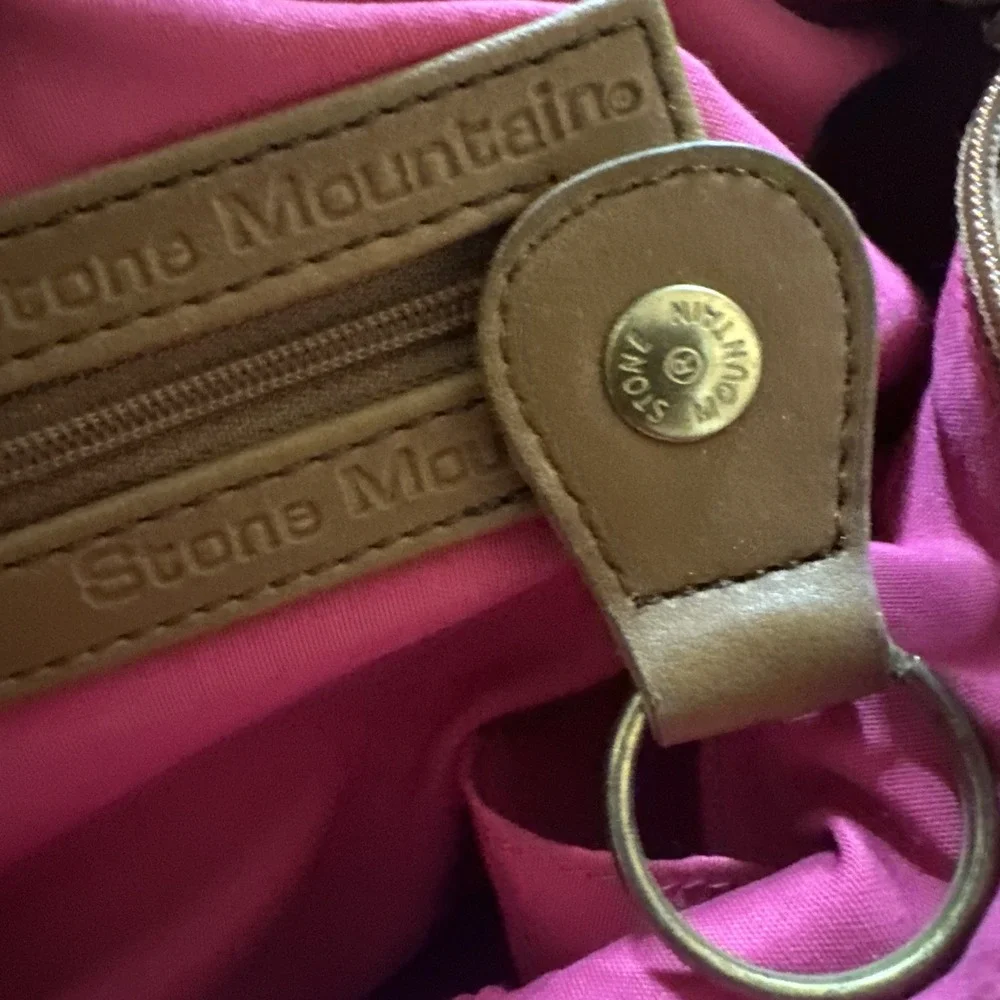 STONE MOUNTAIN tan Pebble Leather Baguette Purse Pink Inside